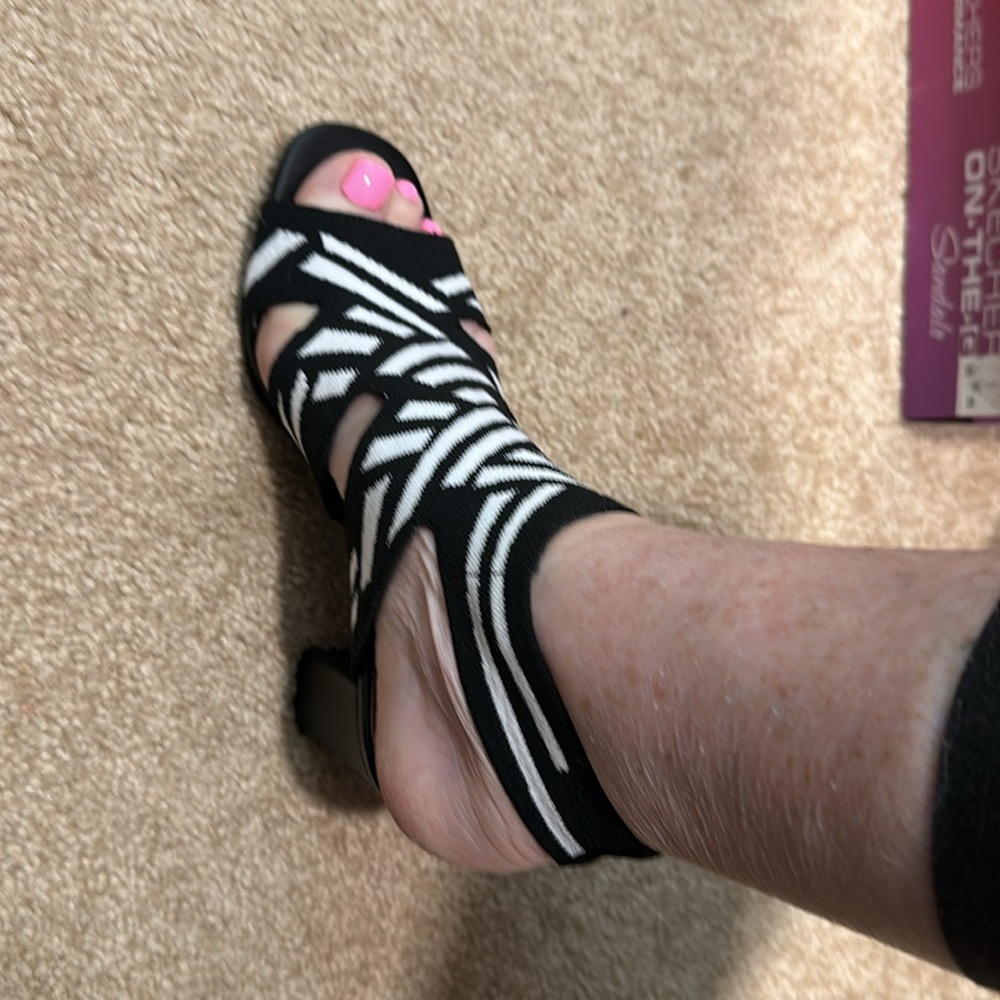 Impo Black and White Zebra Print Sandals size 7 with chunky heel - Picture 3 of 7